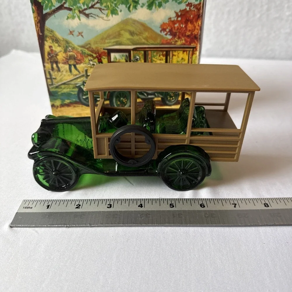 Vintage Avon 1923 Station Wagon Decanter Tai Winds 6oz FULL With Box Woody Car